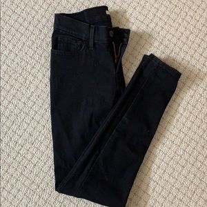 710 Super Skinny Levi’s Black Jeans